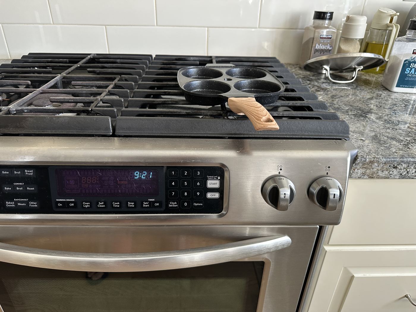 The range and cooktop