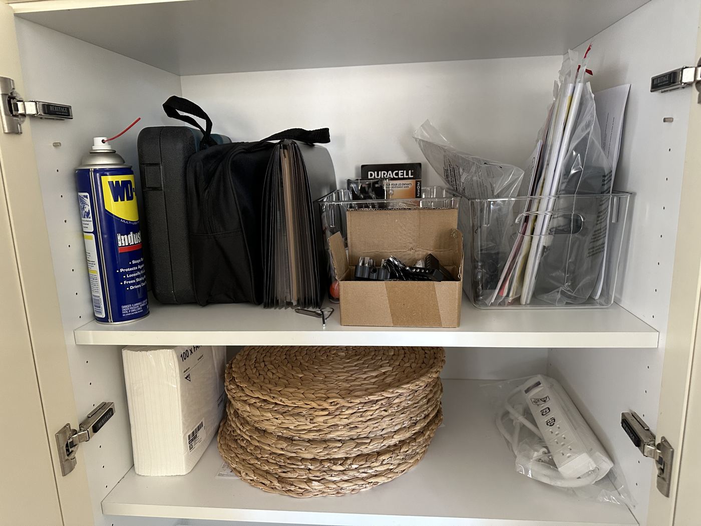 Utility cabinet